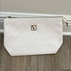 V-Logo White Woven Clutch Bag